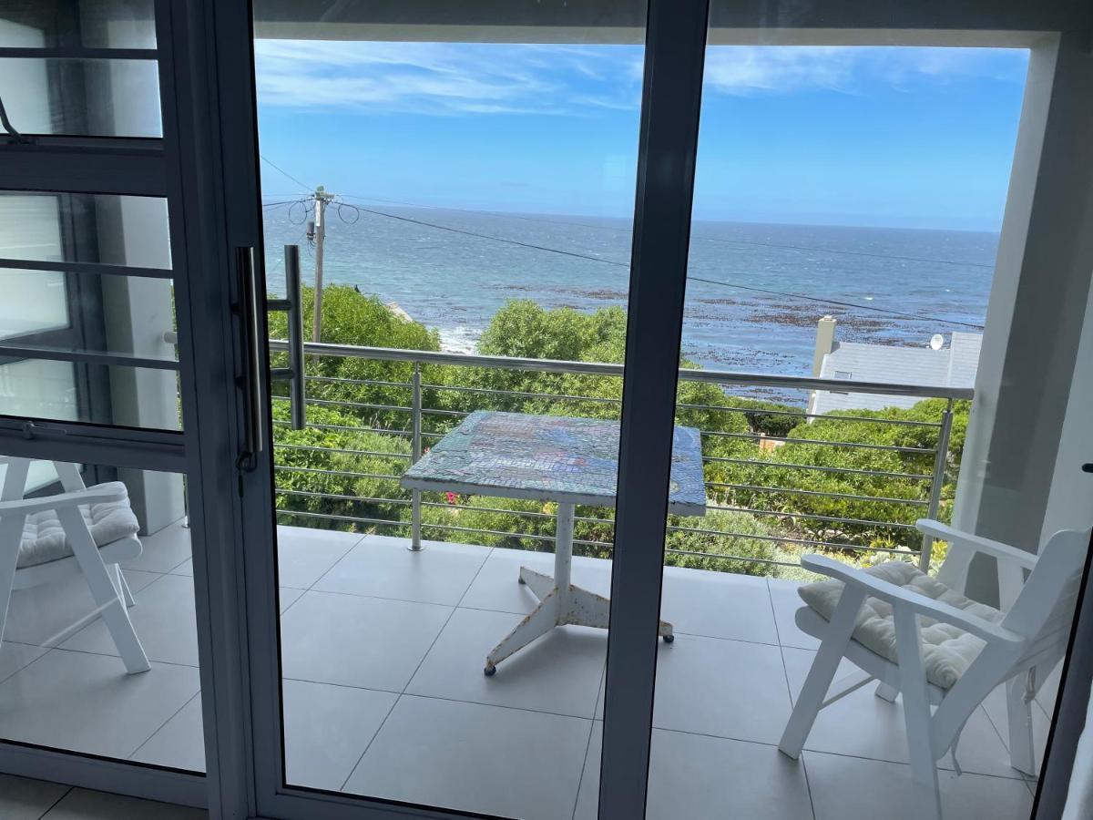 Vermont Hermanus - Views, Sunny, Right On The Sea Exterior foto